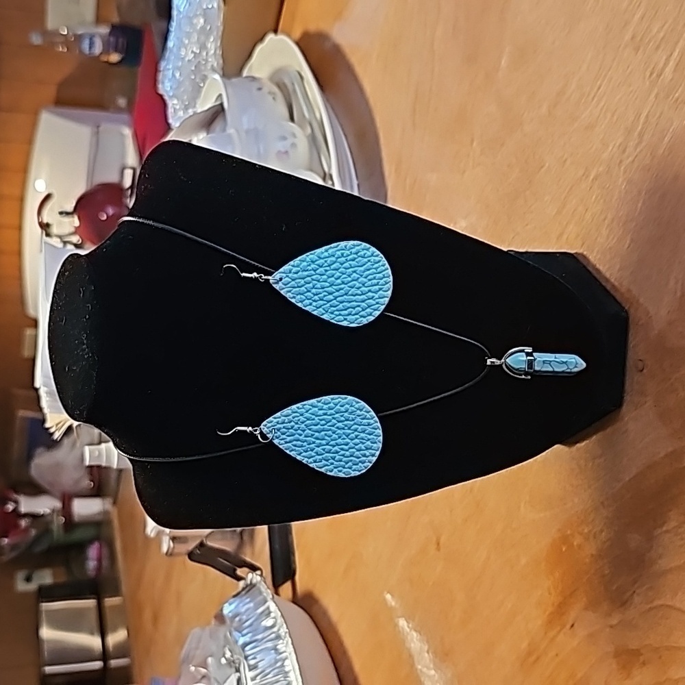 Turqoiuse-Bullet Gemstone Necklace &  Leatherlike Earrings Set